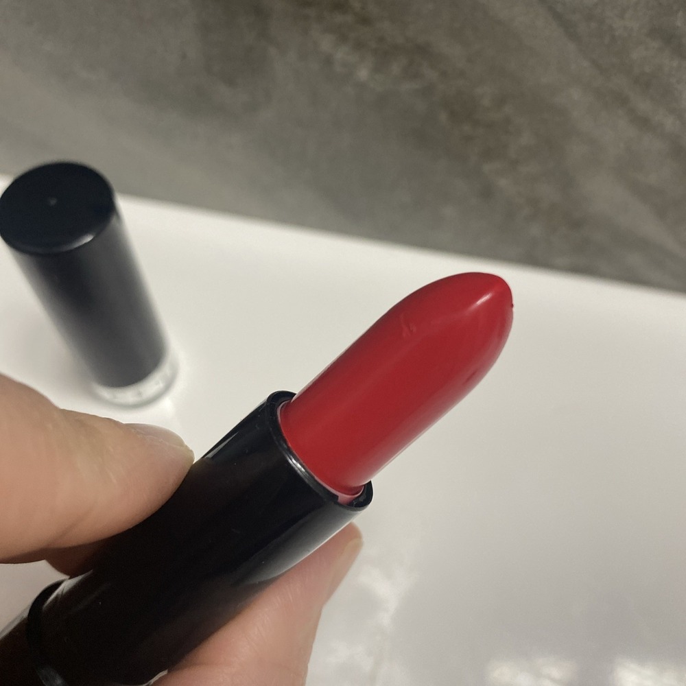 CHARLES OF THE RITZ REVENESCENCE LIPSTICK 14 Renaissance‎ Red - Picture 4 of 7
